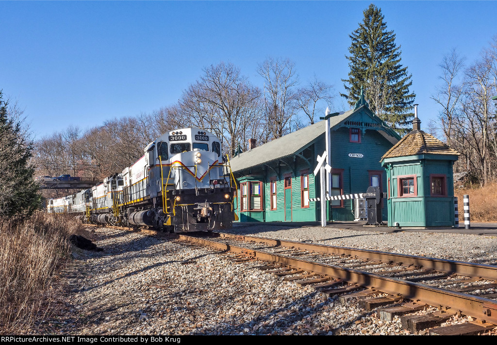 DL 3000 leads PO-74 past the ex-Lackawanna passenger depot in Cresco, PA